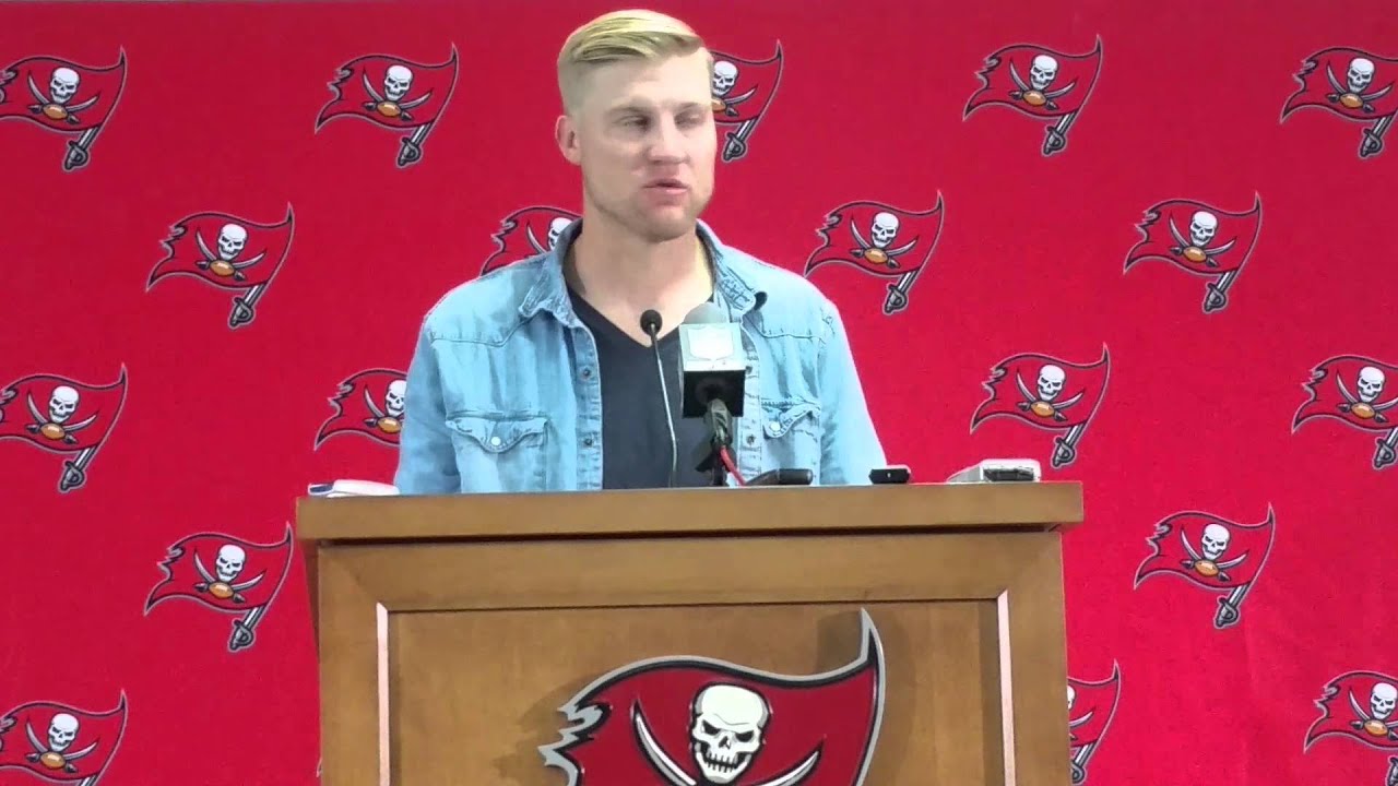 nfl news Tampa Bay Buccaneers QB Josh McCown On Mike Evan's Progress