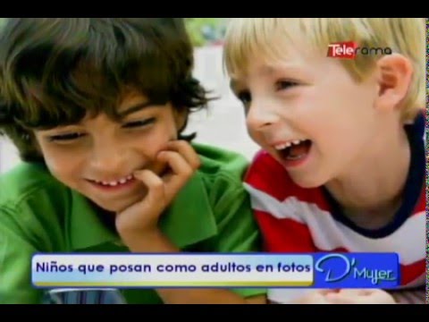 Niños que posan como adultos en fotos