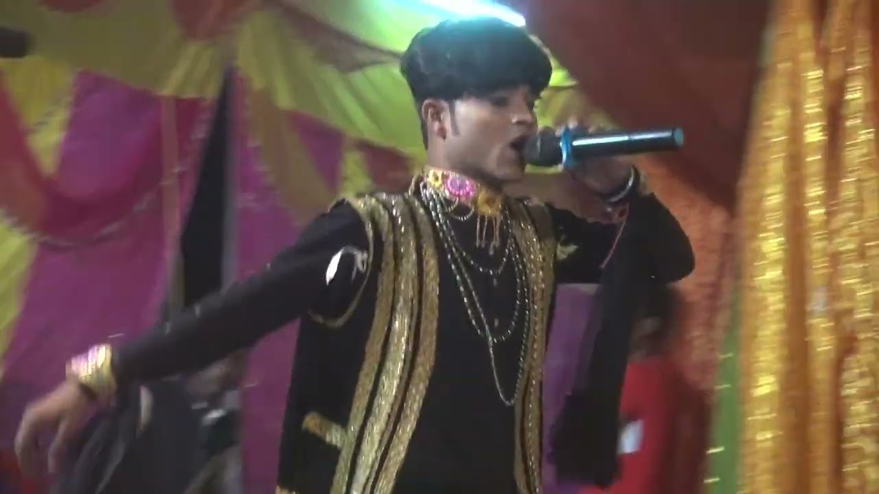 छोटे इंद्रजीत कुमार ने अपने पिता रुदल सिंह को छुड़वाने की कोशिश करता है ।। 