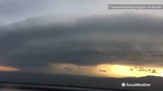 Massive shelf cloud rolls over Queensland