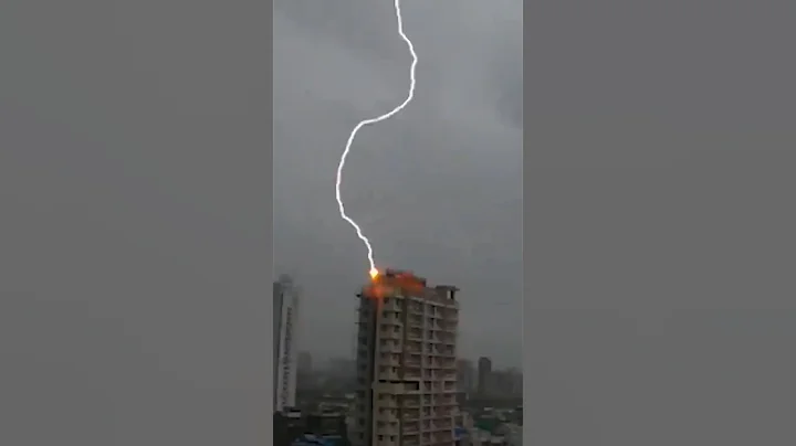 Lightning Strikes a Building in Seconds