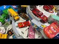 【lightning mcqueen toys collection】ディズニーおもちゃのトミカカーズとフィン・マックミサイル、メーターとはたらくくるま!