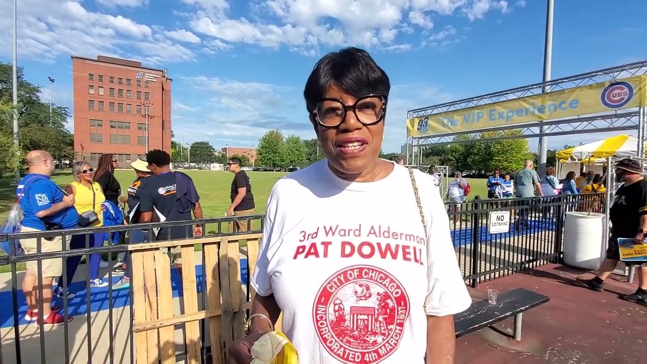 Alderwoman Pat Dowell at The Bud