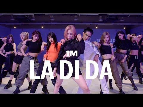 EVERGLOW - LA DI DA / Haejun X Tina Boo X Lia Kim Choreography