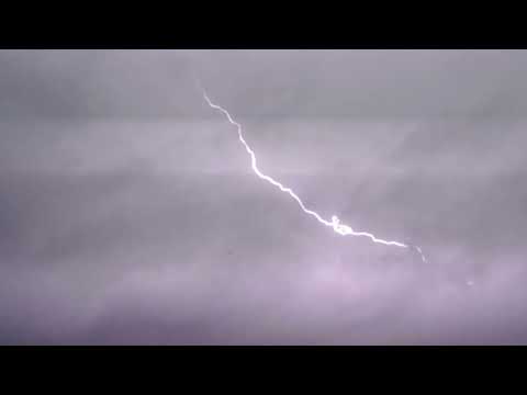 גשם ברקים רעמים צוק תל אביב 12 4 2023 חובה לפתוח רמקולים 