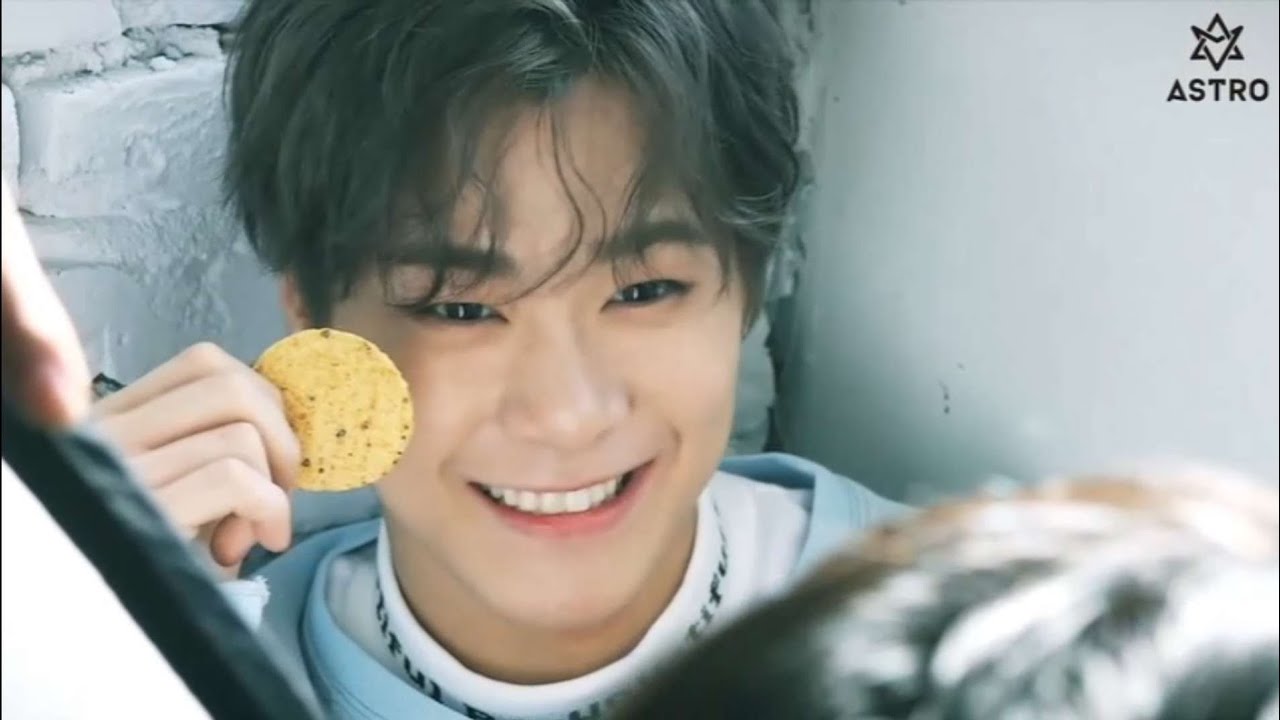 2018 ASTRO - Season's Greeting Making video - YouTube