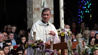 ARCHBISHOP CELEBRATES EASTER MASS