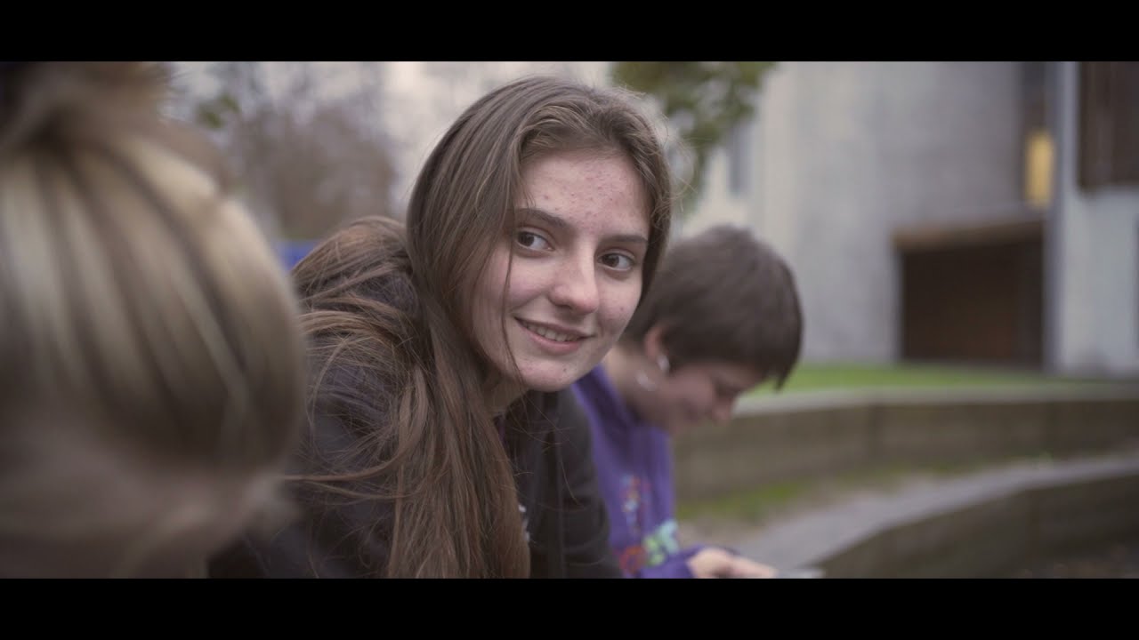 22. KORRIKA - Ane García, Anari eta Nerea Urbizu - "HitzEkin"