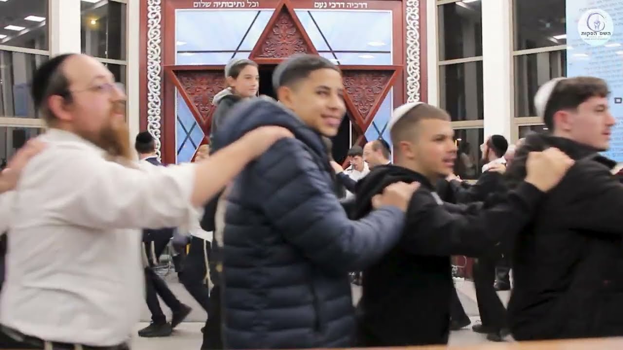 מסיבת חנוכה עם שמחה כהן בבית כנסת 'בראשית' פ