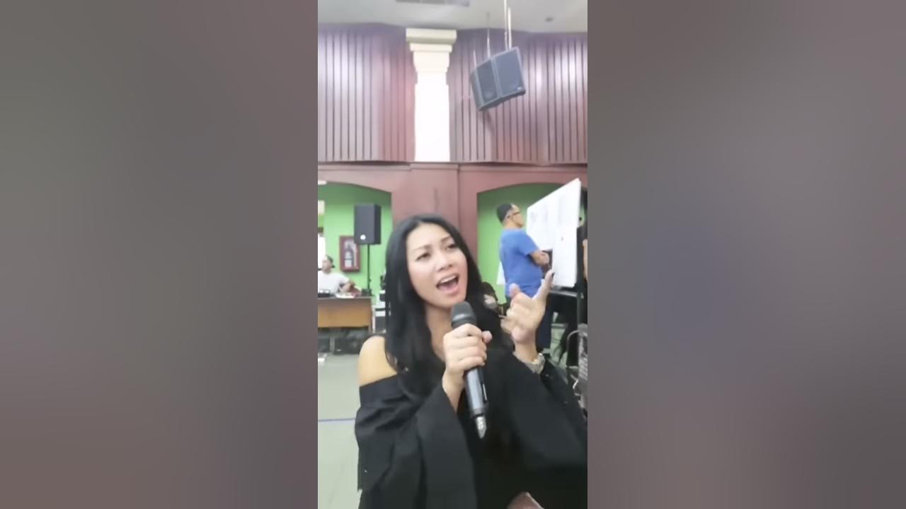 Andi Rianto recorded Anggun in rehearsal