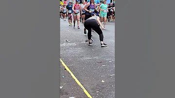 Rat Chases Woman At NYC Marathon ViralHog 