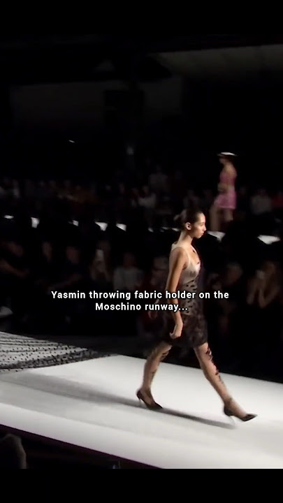 The show that made her career go.. 📈🔥 #fashion #runway #supermodel #yasminwijnaldum
