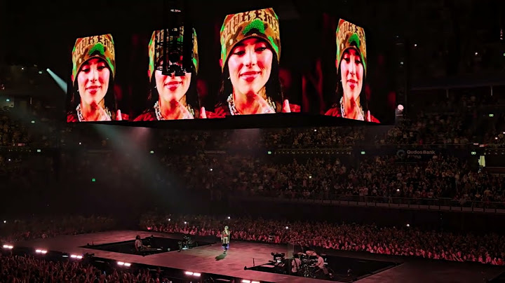WILDFLOWER by Billie Eilish ('Billie' chant & crowd engagement)
