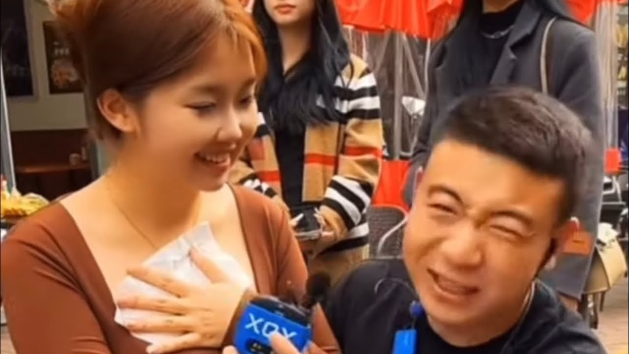 元帅户外搞笑与美女互动