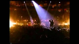 Video voorbeeld van "U2 Bad + Where the streets have no name (Boston 2001) HD"