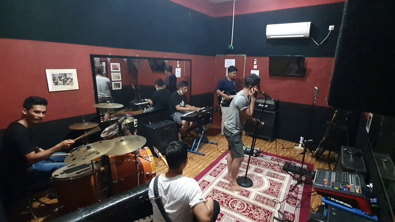 Wanita paling berharga - Armada (COVER by KIKI KIKUK & FRIEND)