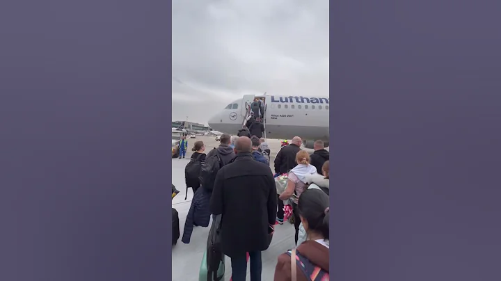 Boarding Lufthansa Airbus A320