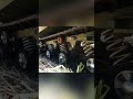 Показываю как едет по завалам вездеход Пелец Ровер!