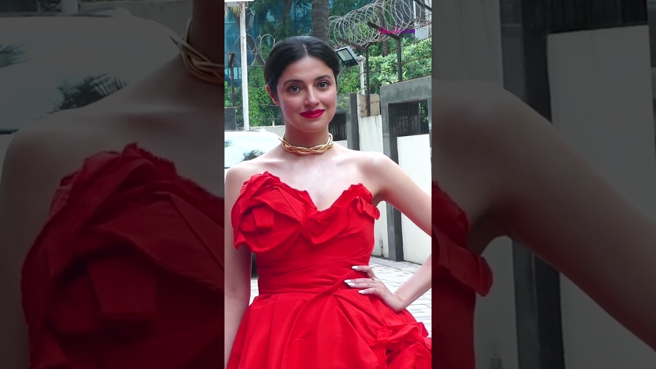 Ananya and Sara to Disha and Sobhita, B-Town actresses paint the town in red  in quintessential gowns – India TV
