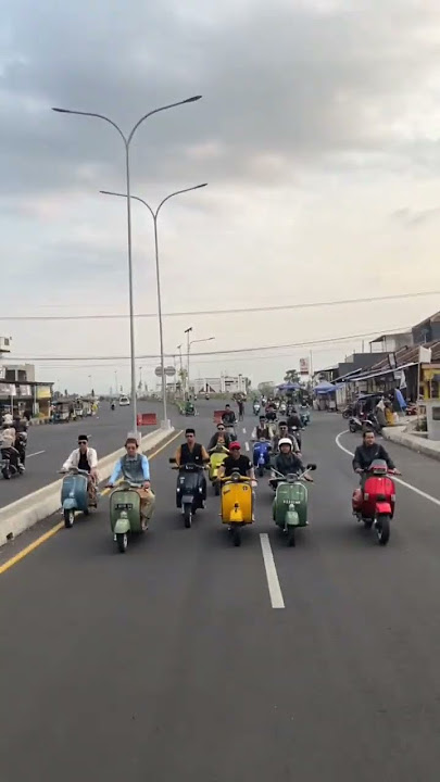 'Vespa Ceria: Melaju Bahagia di Bawah Langit Biru' #vespaindonesia #vespaineverysense #jawabarat