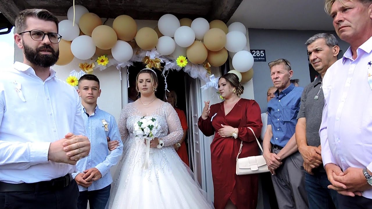 Djedu ,koji me danas ne vodi,ali me zauvjek čuva-IZLAZAK MLADE