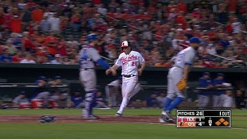 TEX@BAL: Davis breaks his bat on his RBI single