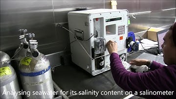 Measuring salinity on a salinometer