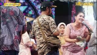 NANGIS GETIH SUSY ARZETTY HAJAT BAPA H.AJO  IBU HJ EKA NURJANAHL IVE SHOW 09 JULI 2023 LOBENER IM