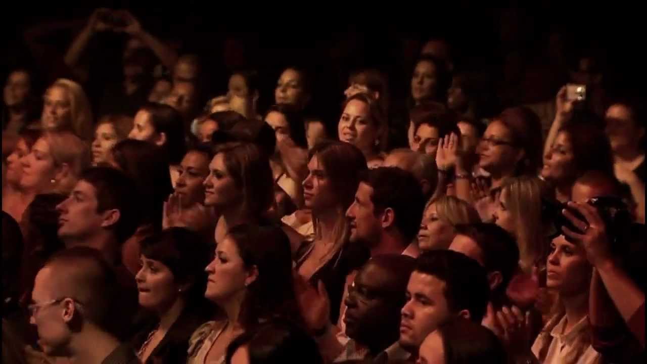 Diogo Nogueira - Só Pra Contrariar/A Amizade/Coisa de Pele - Ao Vivo no  Noites Cariocas (visualizer) 