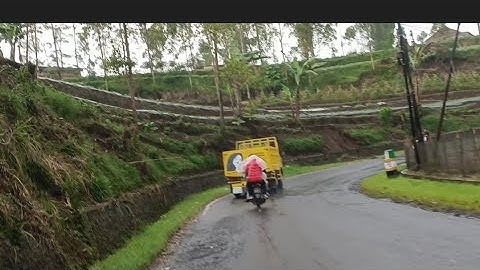 kecapi suling sunda diantara hujan, jadi semakin syahdu | suasana jalan pedesaan jawa barat