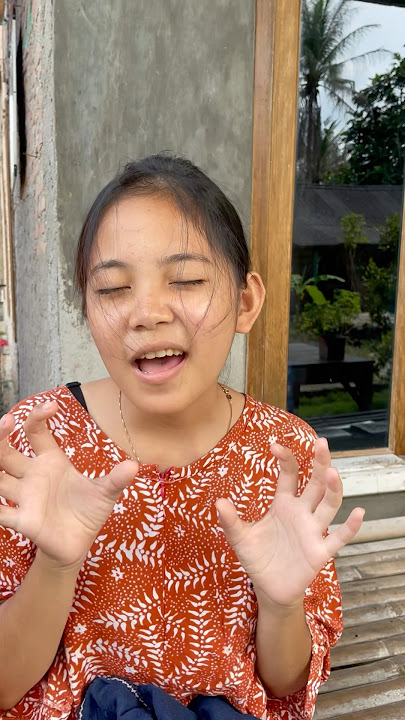 How cute are mak siti and markonah #balqismadu #markonah #comedy #funny