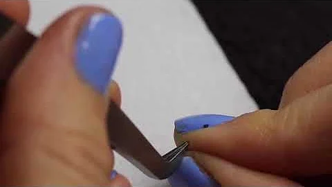 Pinching Method of Creating Volume Fans - by Lefty Lashes