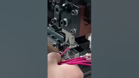 Crimping applicator for crimping auto electric terminals