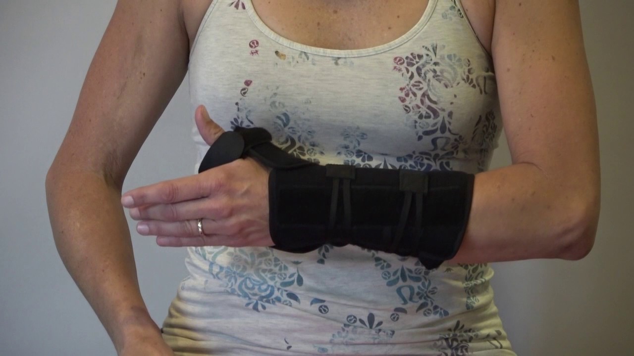 BREG APOLLO UNIVERSAL THUMB SPICA BRACE YouTube