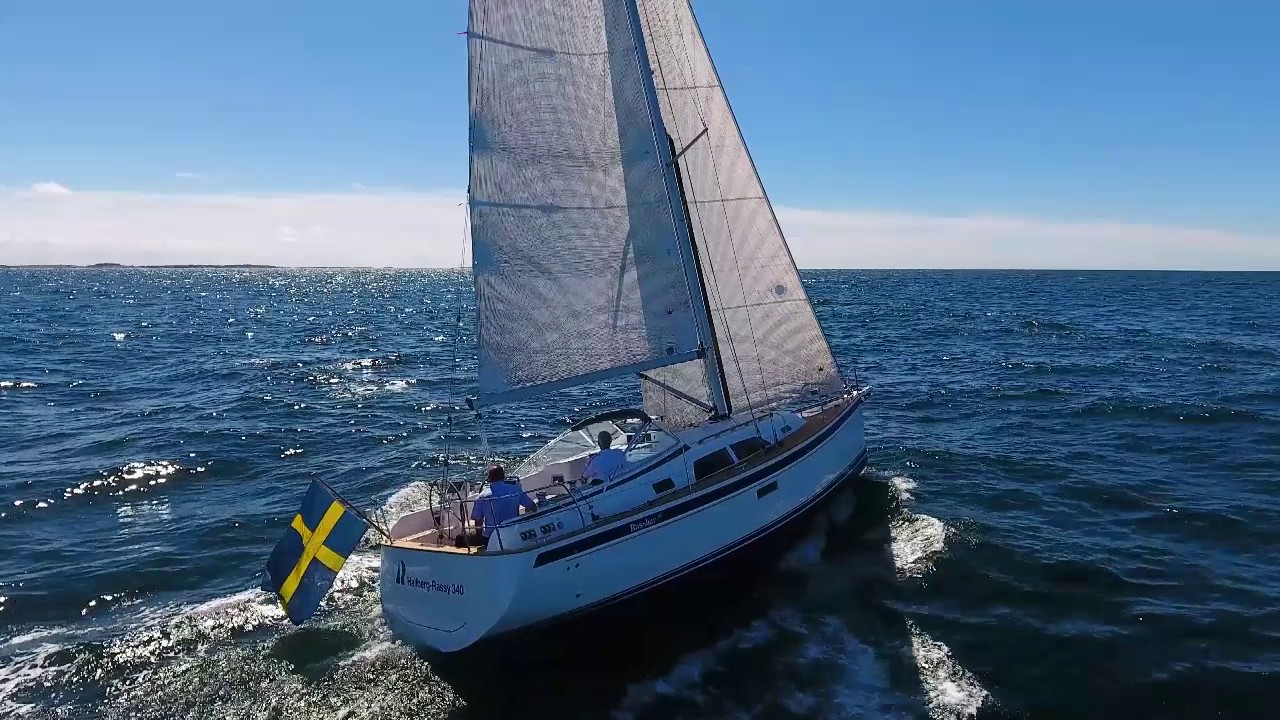 Hallberg-Rassy 340 sailing - YouTube