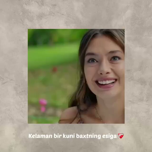 Ikki etuk ayol va bir yigit onlayn