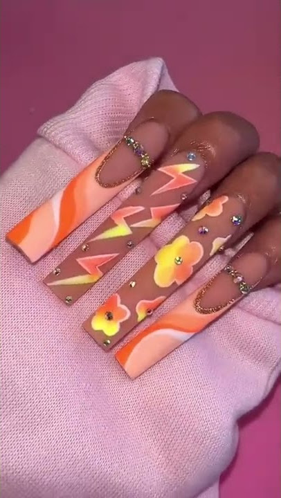 190-Light Sand, disco liner gel, gel liner art, non curve coffin tips, pigments and matte it topcoat