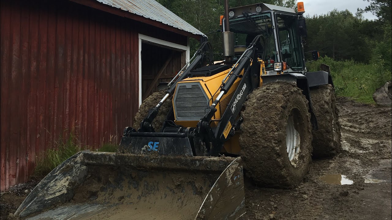 Huddig gräver ner ett kabelskydd #huddig #cummins