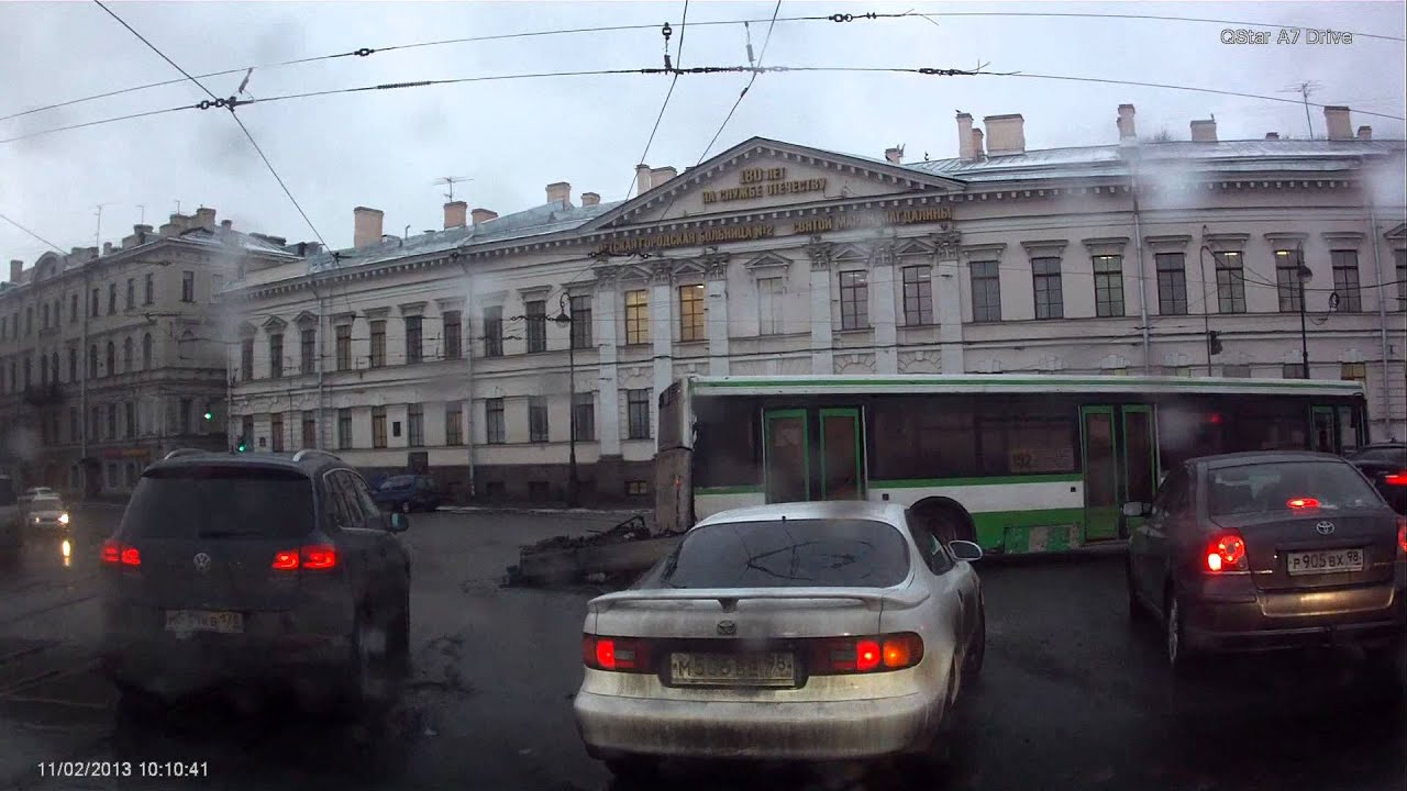 У автобуса выпал двигатель У автобуса выпал двигатель