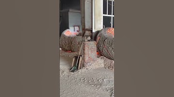 hot fused silica ingot was poured out from furnance after melting 10hours at 2200℃。