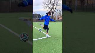 can you do this advanced rainbow flick? 😵‍💫#shorts #footballshorts #footballskills #tutorial #viral