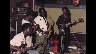 Salsa Mbalax Live | Sama Thiely | Moliendo Cafe live Senegal