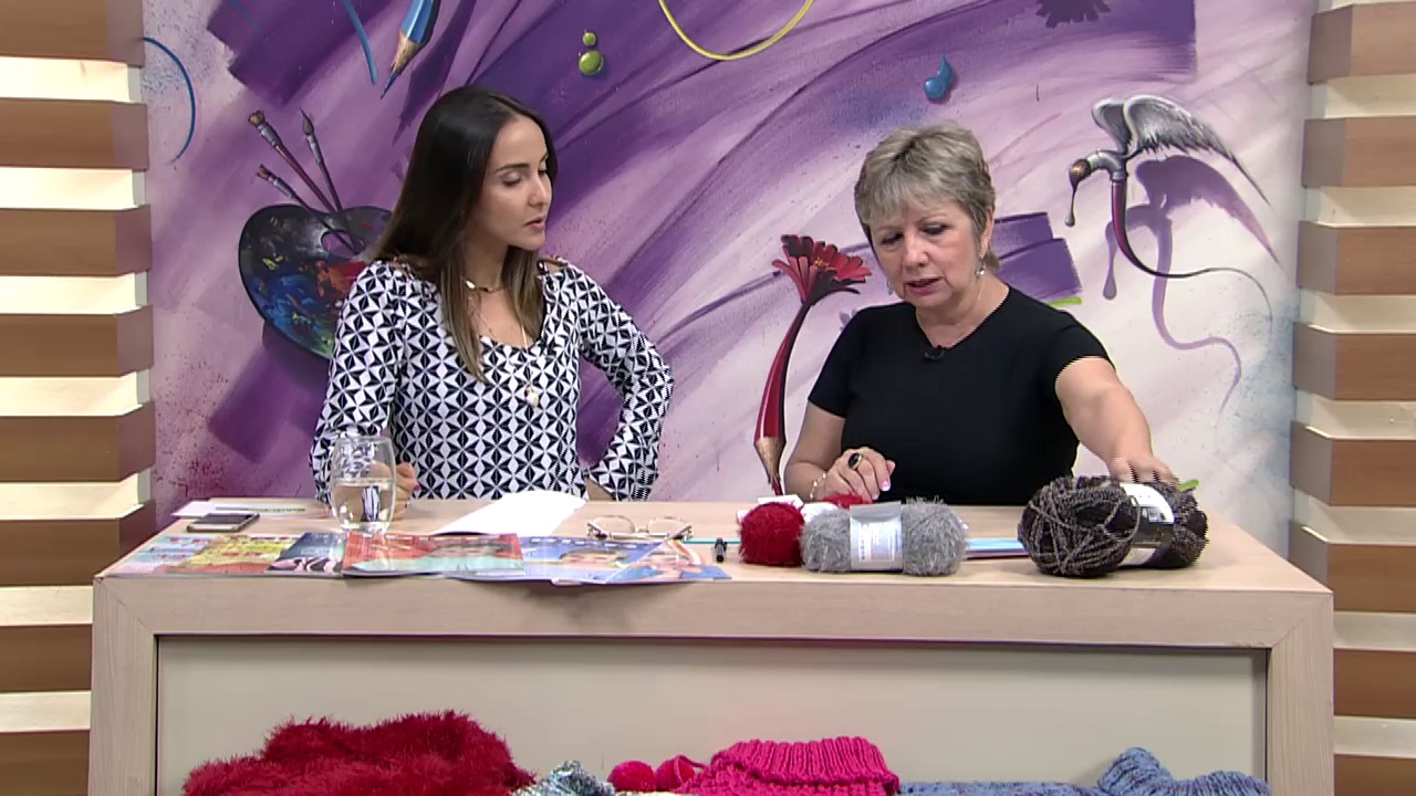 Colete Frizz e Gola Dual por Vitoria Quintal - 24/04/2017 - Mulher.com - P1/2