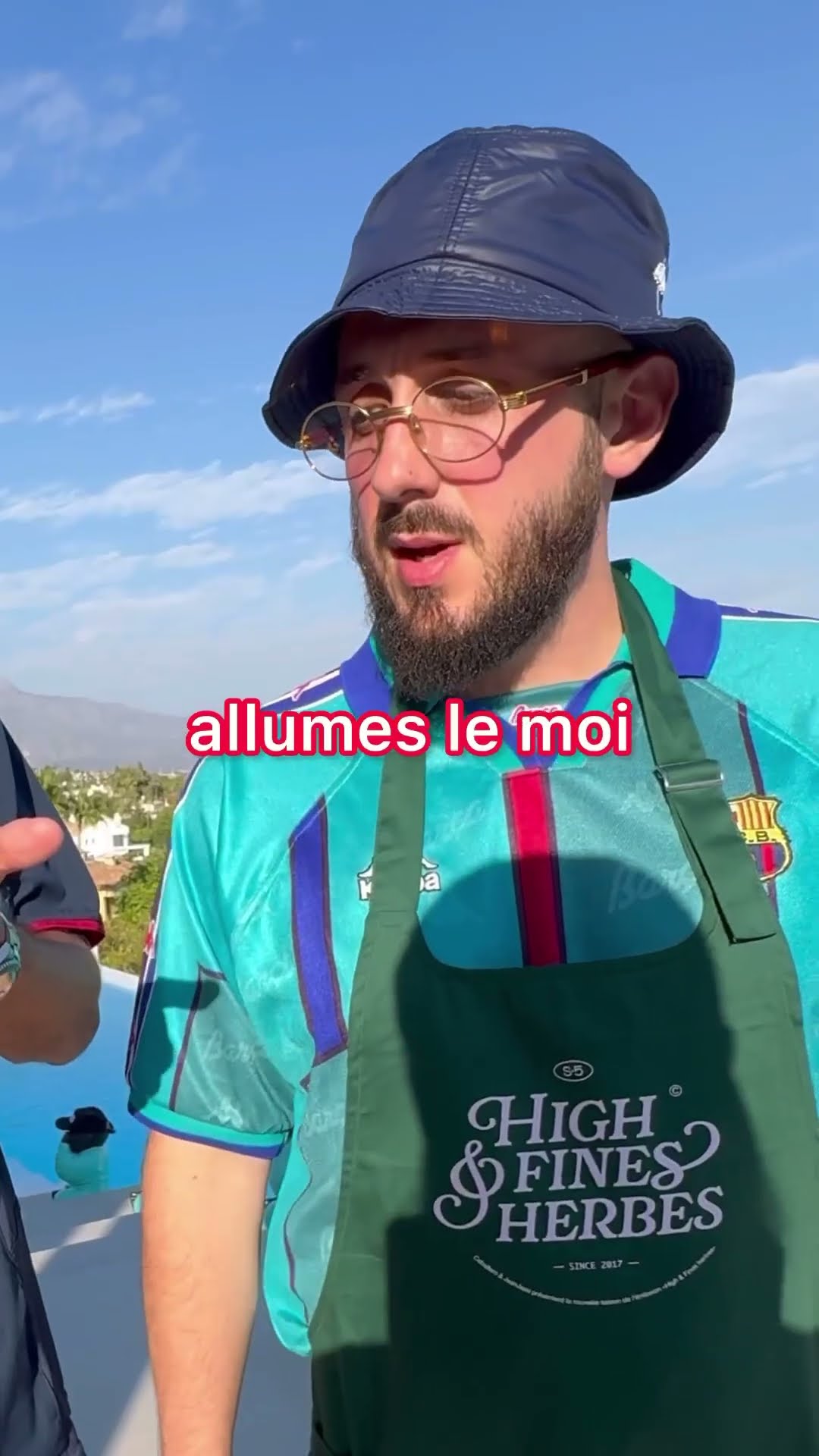 Tour de magie sur le tournage de High et fines herbes !!!??