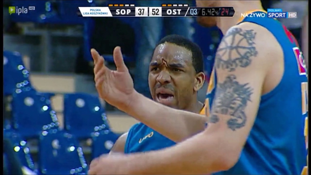 Szymon Szewczyk - wsad w kontrze! play