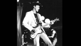 Video thumbnail of "Mike Henderson and the Bluebloods - I Wouldn't Lay My Guitar Down"