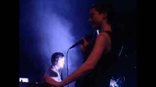 Poliça - Intro + Vegas (Live @ Shepherd&#39;s Bush Empire, London, 21.03.13)