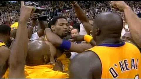 Robert Horry beats the Sacramento Kings