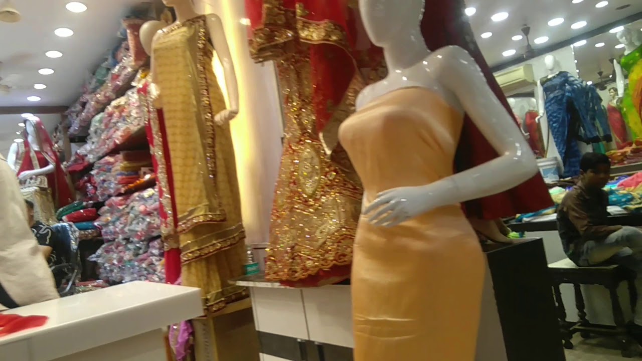Lucknow aminabad is the best shopping hub...