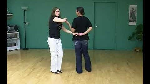 Setenta con Gancho:  Cuban Salsa Move Shown by Danceintime